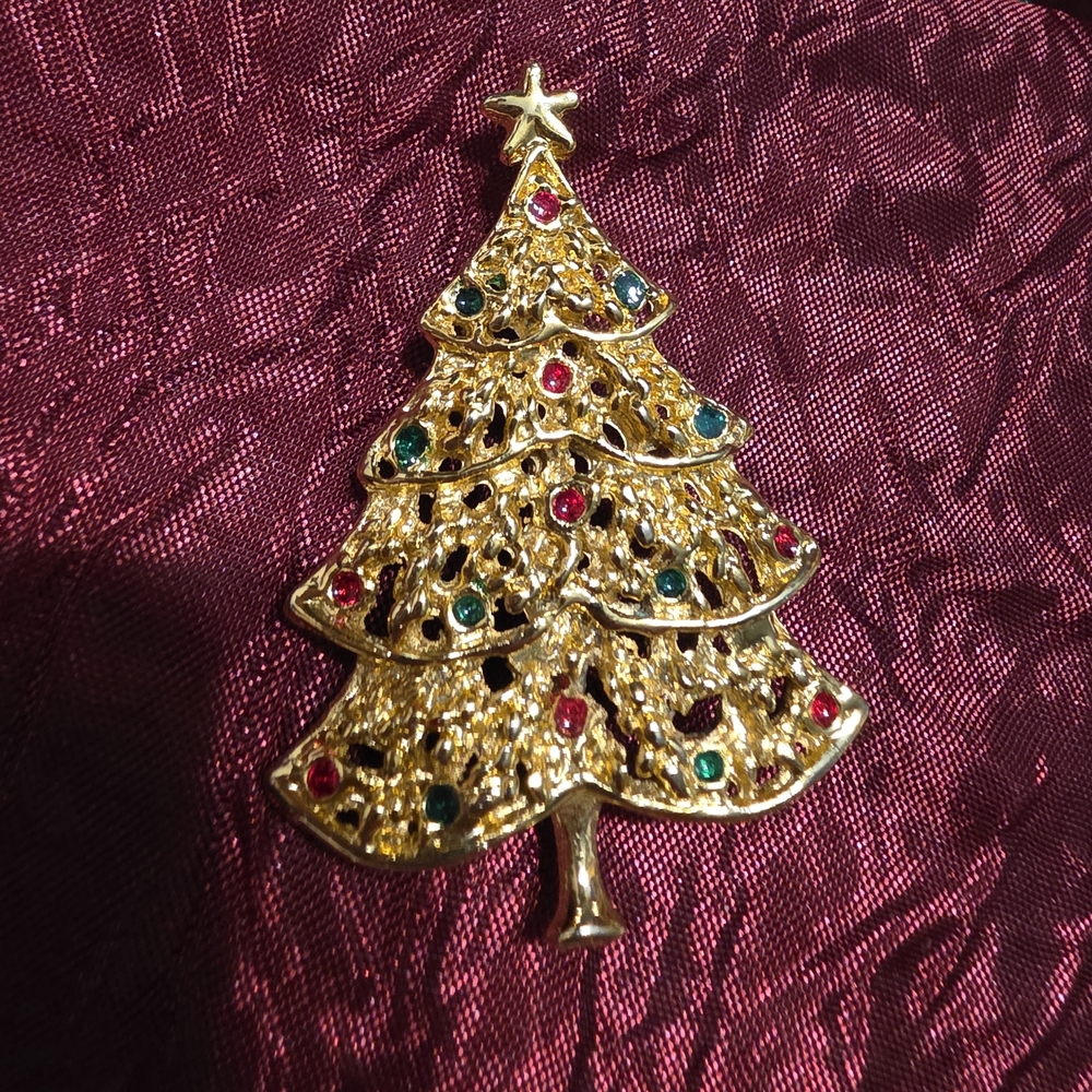 Festive Gold Christmas Tree Brooch